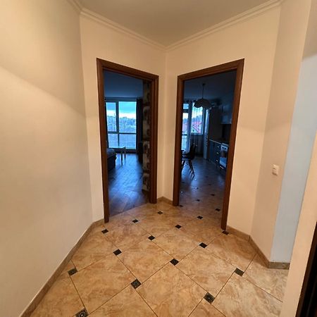 Апартаменти Біля Автовокзалу Ternopil Bagian luar foto